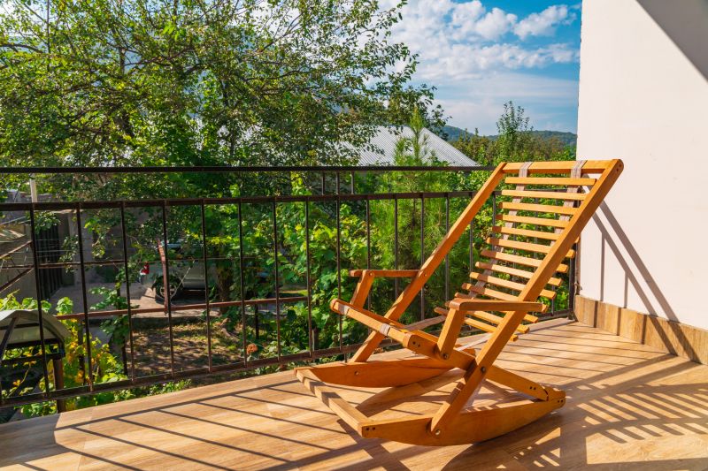 Compact balcony deck